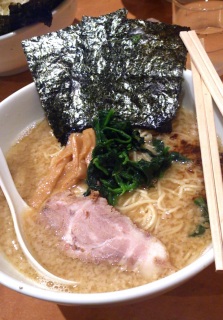 4����[����