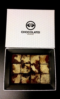 �M�q�~���`���R