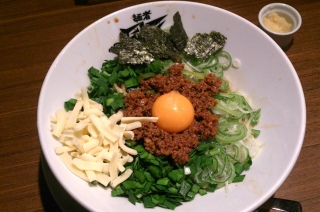 ��y������